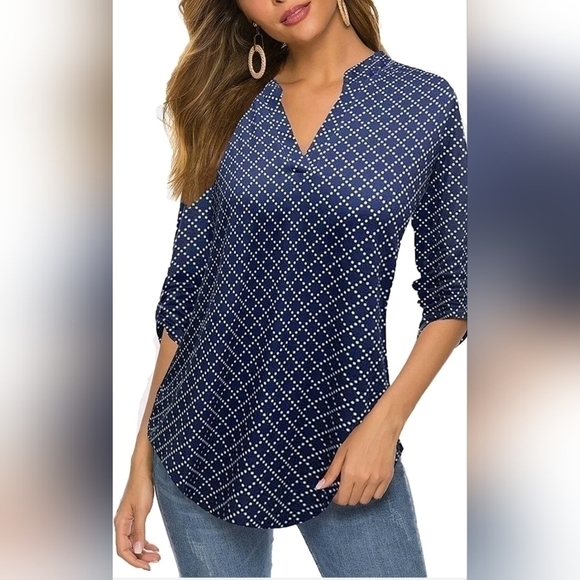 Halife Vneck 3/4 button sleeve - Picture 1 of 3